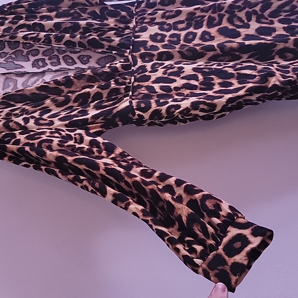 LEOPARD PRINT ROUCHED MINI DRESS - Picture 3 of 6